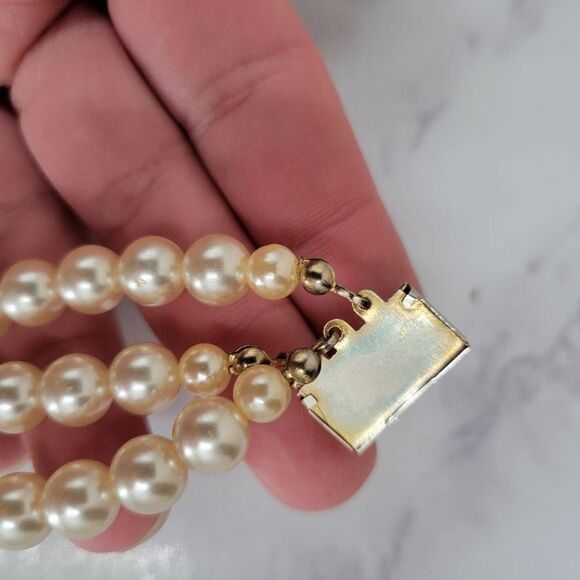 Three Strand Faux Pearl Necklace with Large Teardrop Pearl Gold Toned Pendant - Picture 5 of 8